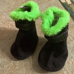 UGG DOG BOOTIES SUPER CUTE SIZE MED SET OF 2